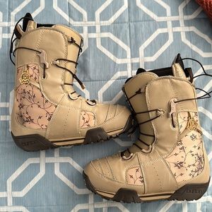 Burton Emerald Snowboard Boots w/ SpeedZone Lacing System